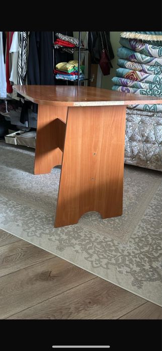 Стол для кухни деревянный