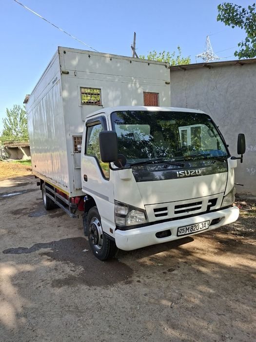 Isuzu 2012 сотилади