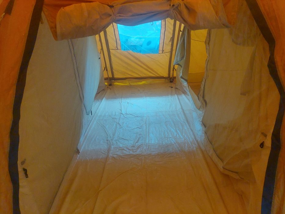 Палатка осемместна