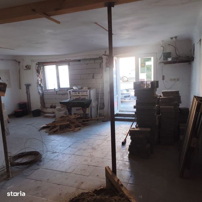 Casă separată cu pivniță și pod utilizabil în mediul rural