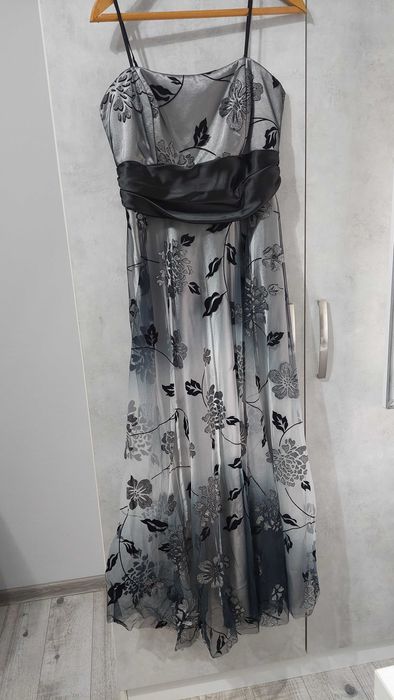 Официална рокляя