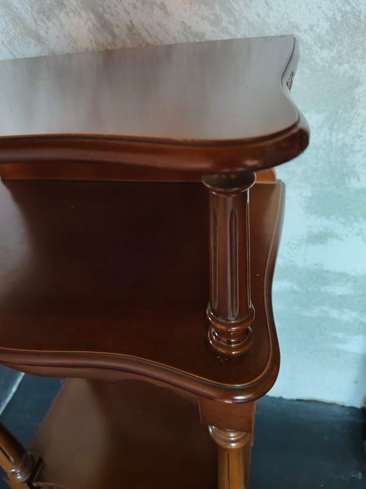 Masita decorativa sau de depozitare lemn masiv !
