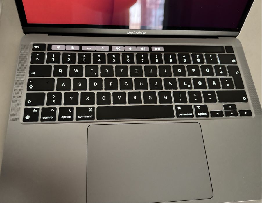 MacBook Pro M1 512GB + Magic keyboard - Stare Perfectă, Detailing Proaspăt