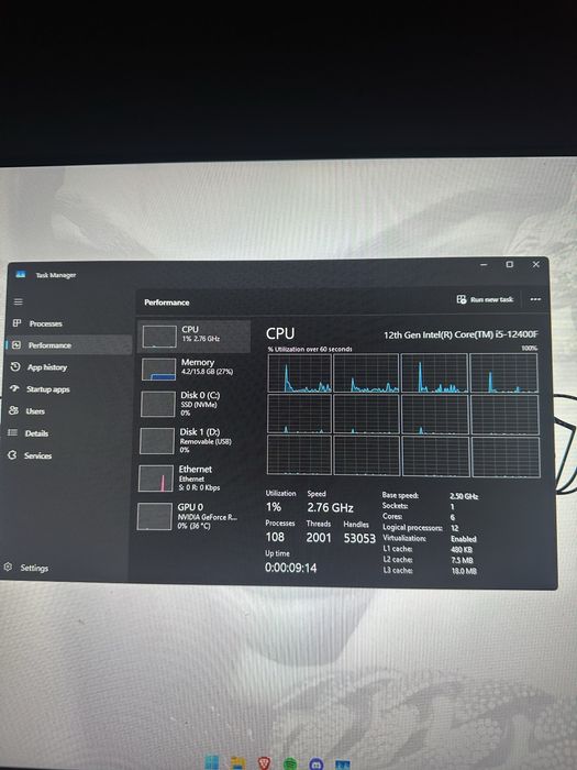 Vând Setup Gaming Complet (PC i5 12th gen, RTX 3050, 16GB DDR5 + Monitor 240Hz și Accesorii)