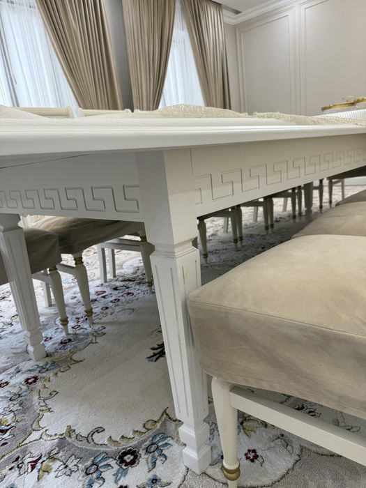 Продам обеденный стол для зала