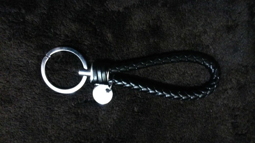 Breloc  pentru  chei  din  piele  - Nou