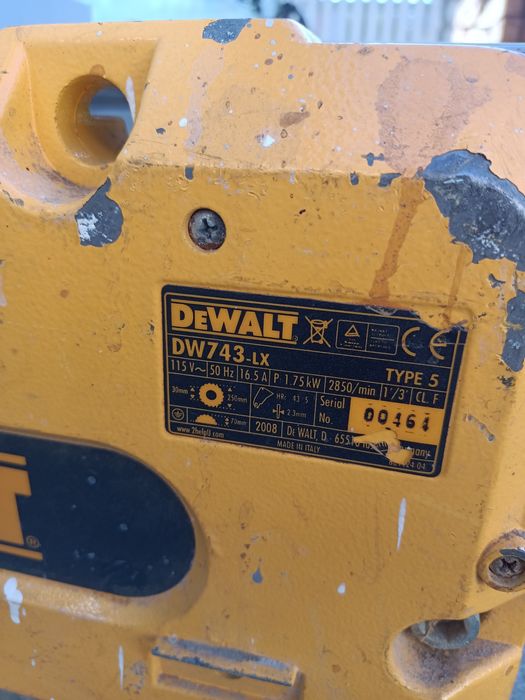 Vând circular dewald sau schimb cu mașina de șlefuit Mirka.