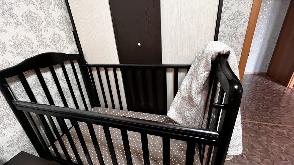 Кроватка детская с матрасом