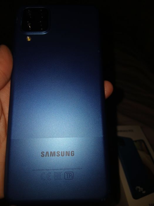 Телефон samsung. A12.