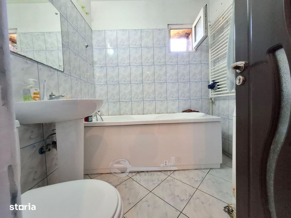 Nicolina 1, apartament 2 camere, decomandat, baie cu geam, 46 mp, se a
