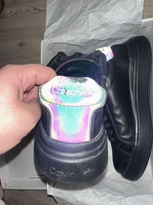 Продавам обувки Calvin Klein