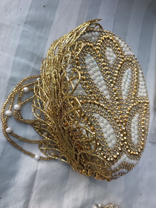 Диадема и шапочка