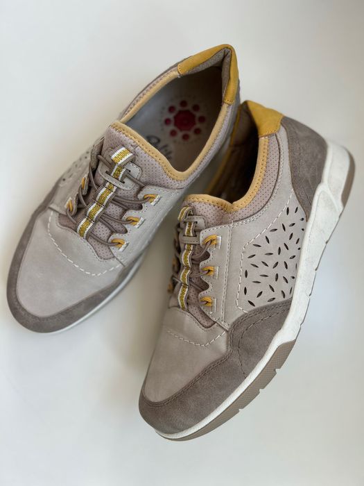 Relife shoes нови страхотни дамски обувки в светли цветове 39номер