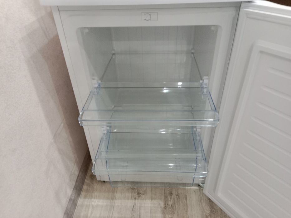 Продам морозильную камеру