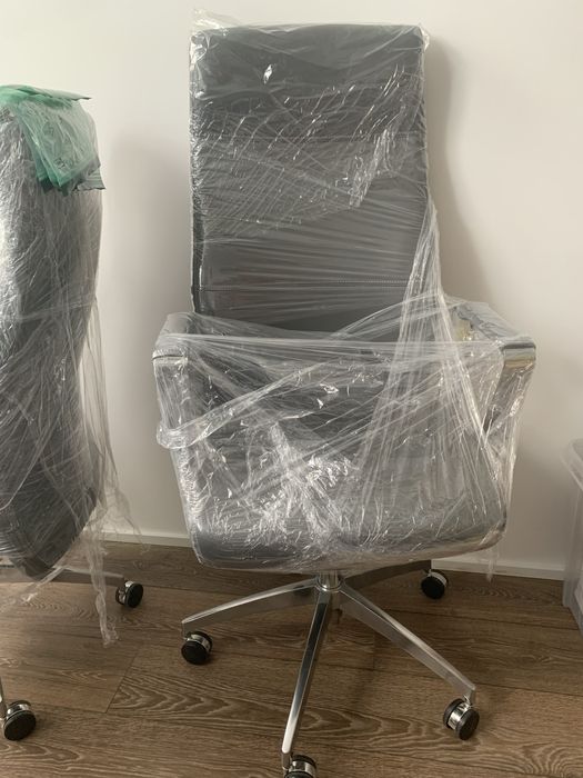 Ергономичен офис стол Kring в сиво