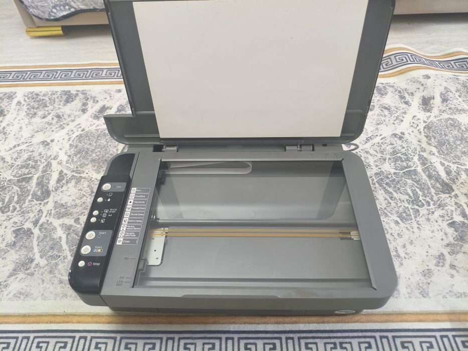 Принтер марки EPSON CX3900