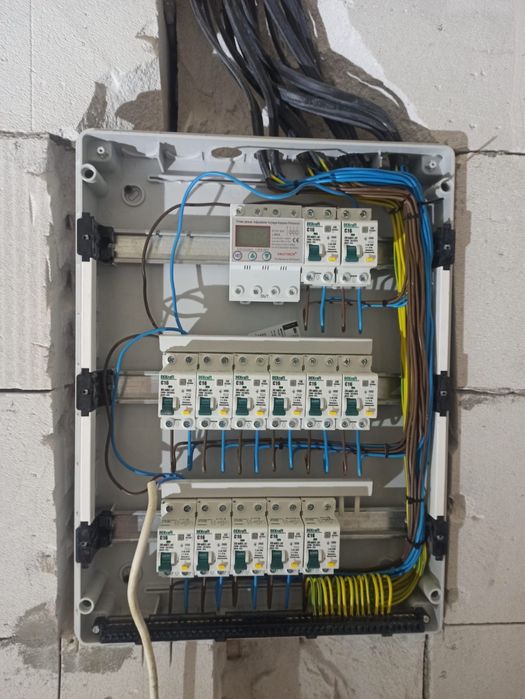 Услуги ЭЛЕКТРИКА быстро качественно 24/7