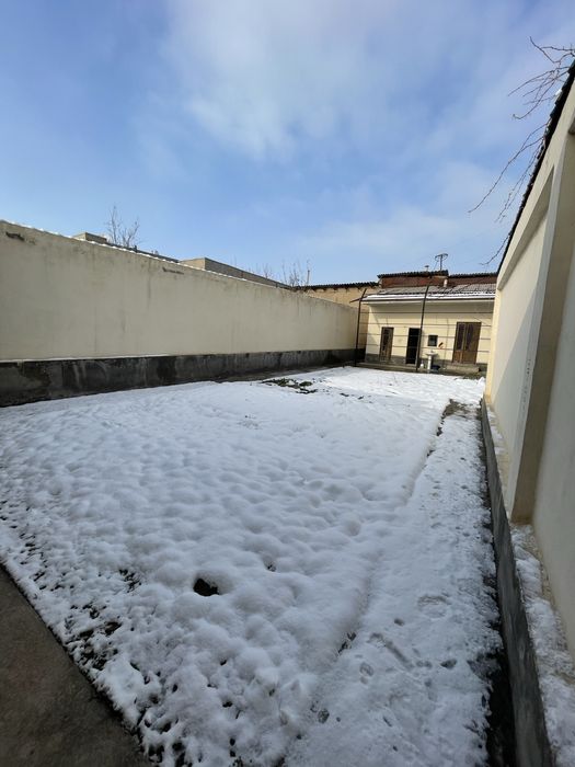 Срочно сотилади 5 соту Охунбобоевда ер нархида