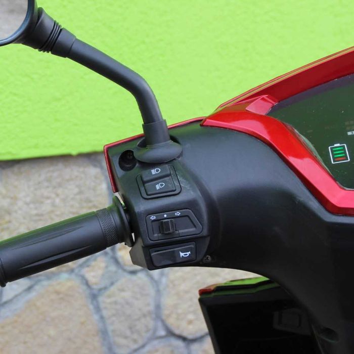 Електрическа Триколка-Скутер MAX SPORT 1500W RED