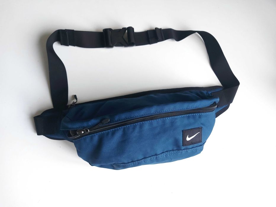 Nike ,чанта през рамо банан ,като нова