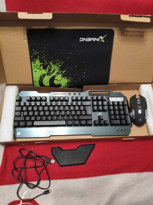 Set Tastatură Mouse GamingMouse pad Wireless,Backlit, Rezistent la Apă