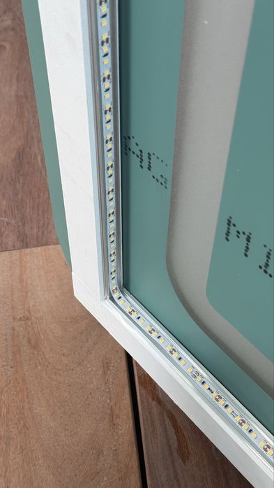 Oglindă baie LED iluminată 1200x950 mm – modernă, elegantă