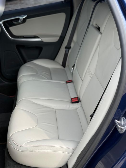 VOLVO XC60 D5 2.0 Diesel – 190 CP – Ocean Race – Automat