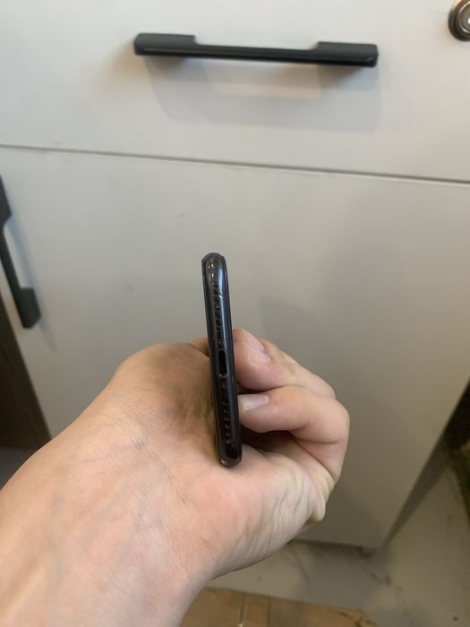 Iphone se [черный]