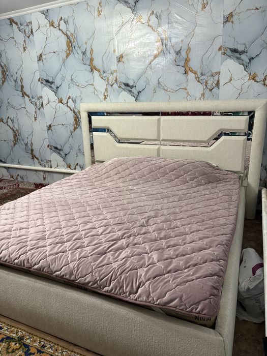 Спальный новый тумбочка есть