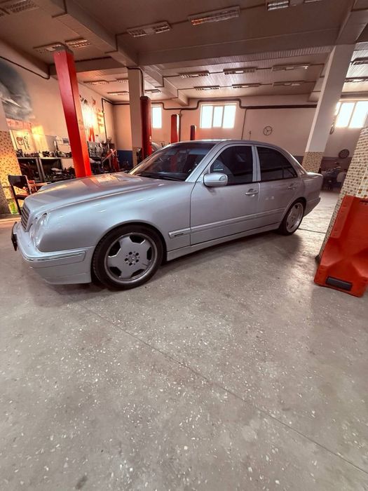 Продается мереседес E320 в идеальном состоянии