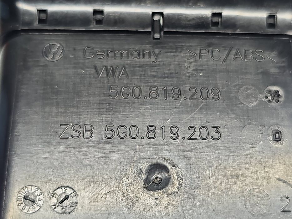 Grila aerisire spate Volkswagen Golf 7 (5G) [Fabr 2014-prezent] 5G0819