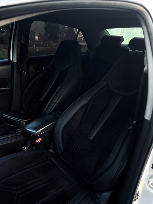 Toyota Yaris Aftamat Srochna sotiladi xolati zoʻr faqat naxtka