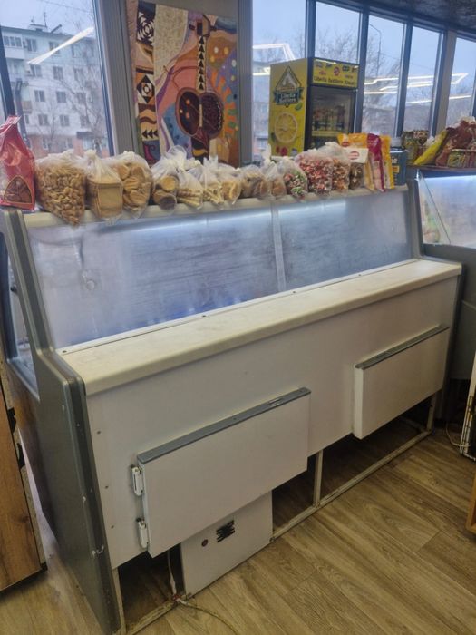 Холодильник витринный