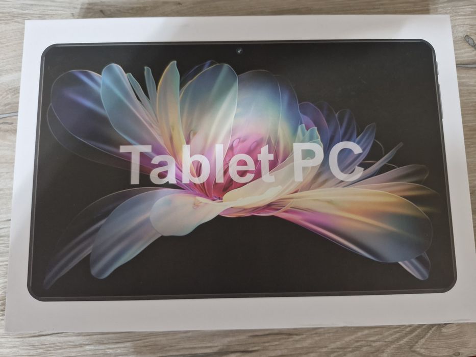 Продаю планшет цвет золотой