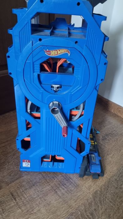 Hot Wheels garaj cu rampa lansare