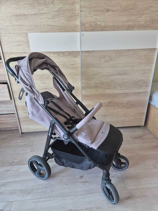 Kinderkraft trig 3 количка за дете