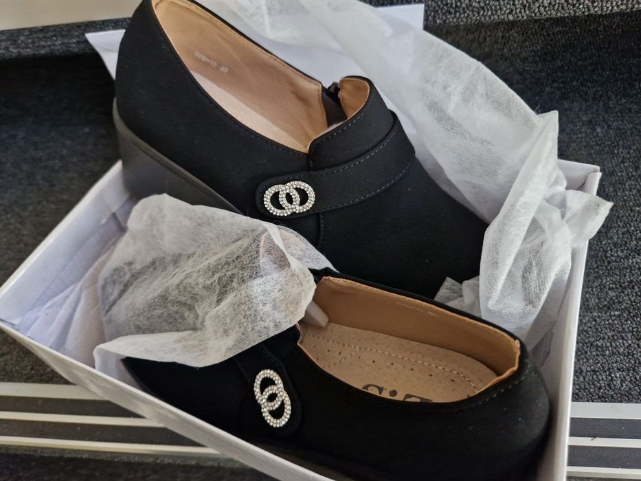 Pantofi NOI, 39/40, Italia, cu platforma