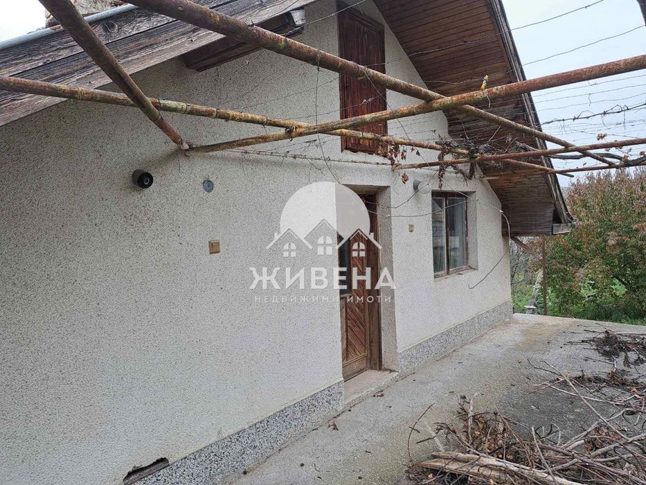 Продавам двуетажна къща в с.Константиново, РЗП: 136 кв.м