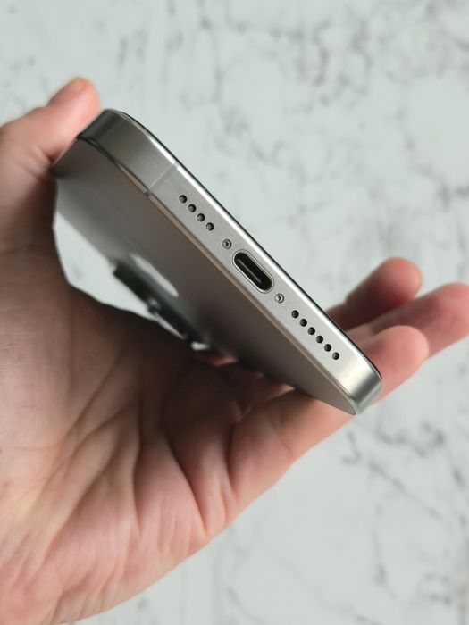 Vand/schimb iPhone 15 Pro Max 256gb