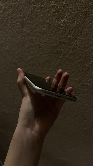 Продавам iPhone 11 – 64 GB