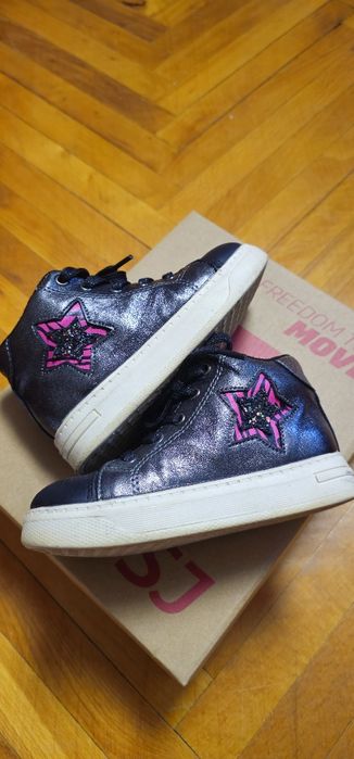 Ghete negre fetite marimea 25 !