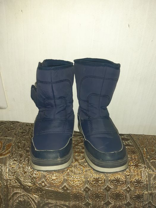 Продам детские зимние сапоги