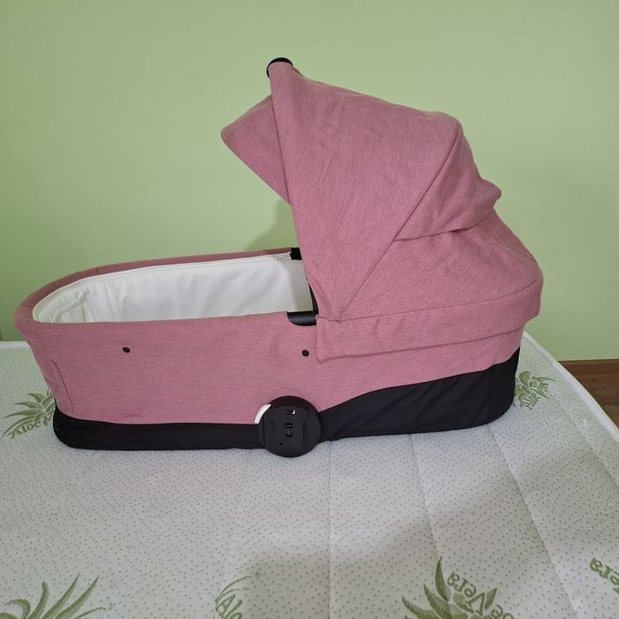 Cybex 2 в 1 кош за новородено и седлака