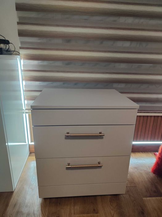 Нощно шкафче за спалня