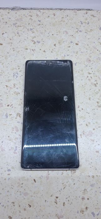 Продам Samsung Note 8 на запчасти (разбит дсплей)
