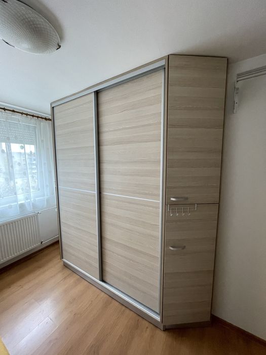 Vând garsonieră situată pe Strada Iza