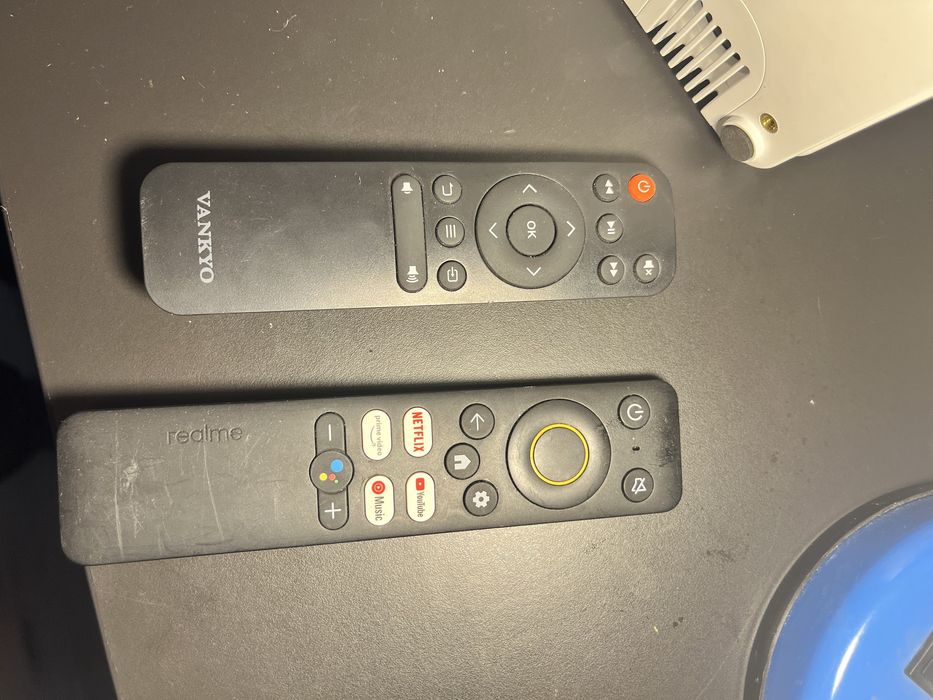 Videoproiector Leisure 470 + cadou stick realme RMV 2106