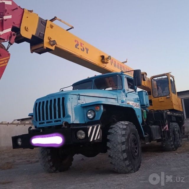 Авто кран Урал 25 тон 2005 йил холати зур.