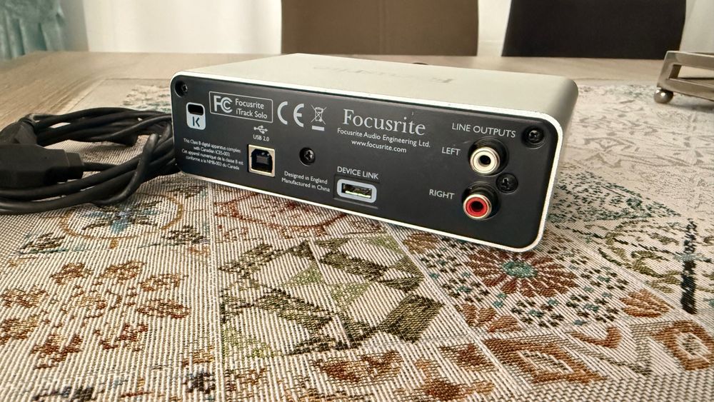 Interfata Audio Focusrite iTrack Solo Placa de Sunet Externa USB Microfon si Chitara + placa de sunet PC