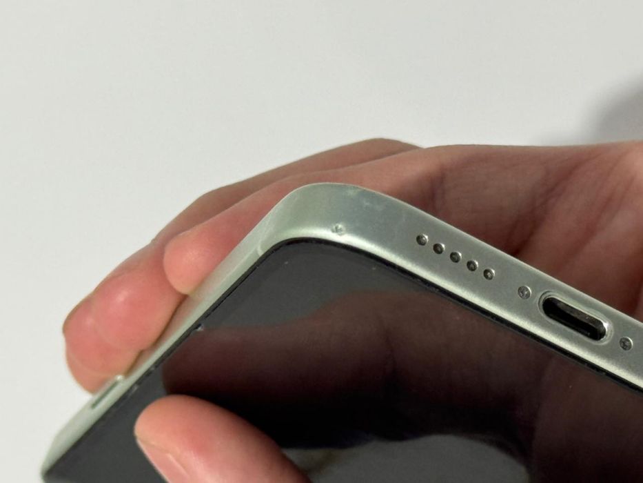 Продам айфон 15